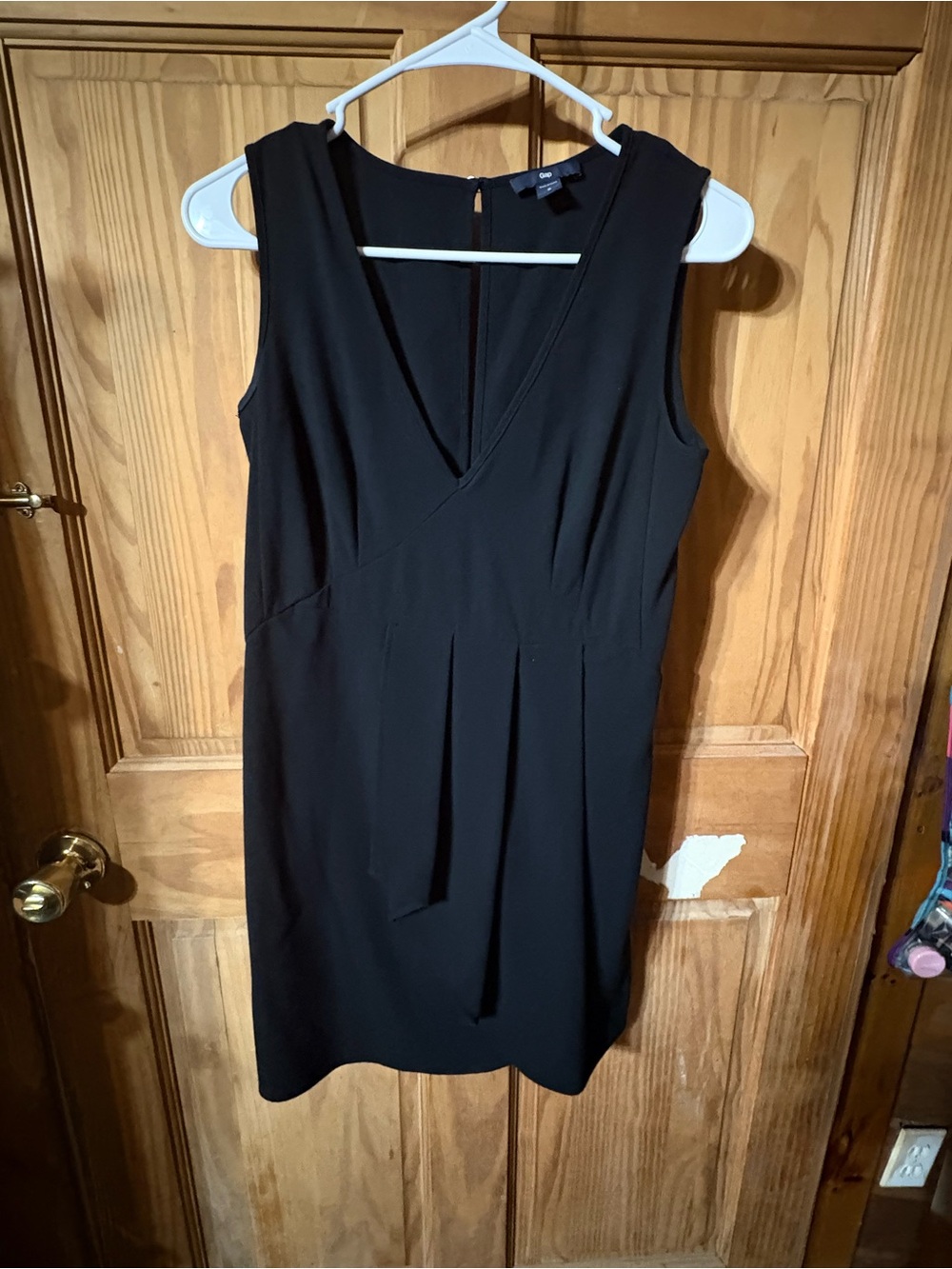 GAP Black Sleeveless V-Neck Mini Dress